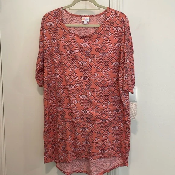 LuLaroe IRMA Shirt - large - Picture 1 of 4
